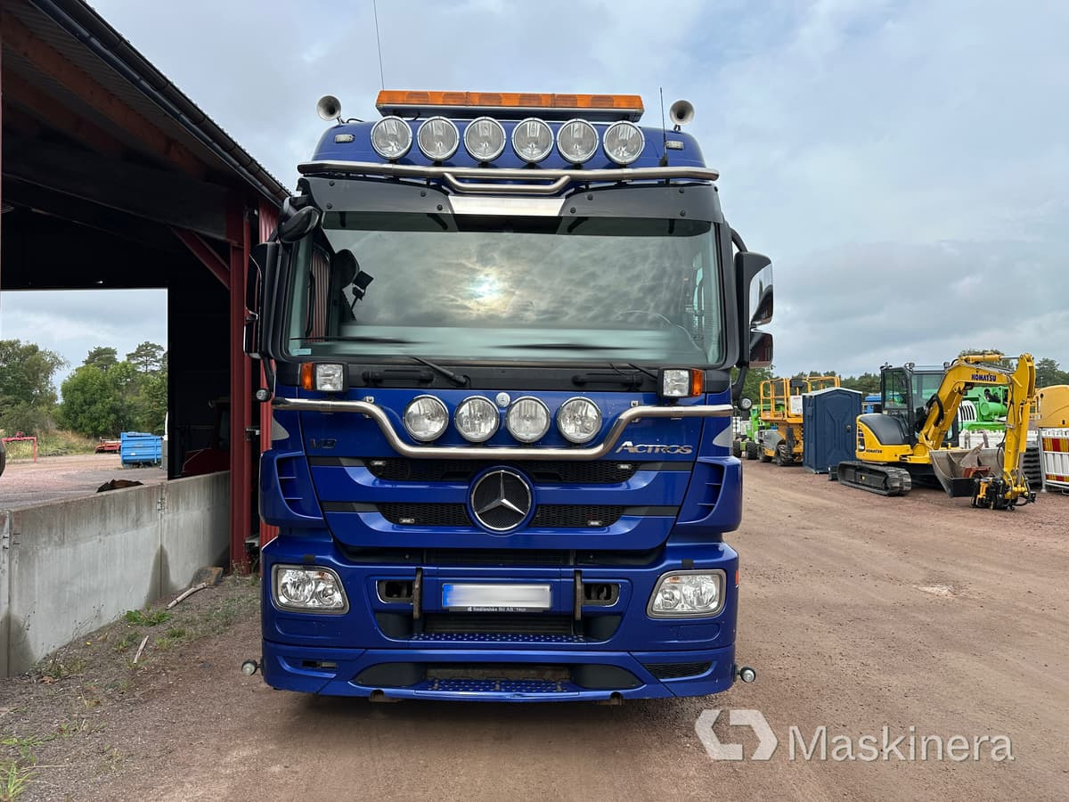 Mercedes Benz 930.24 3260L Krokbil Mercedes Benz 3260L med Cameleont - Hákový nosič kontejnerů: obrázek 2 Mercedes Benz 930.24 3260L Krokbil Mercedes Benz 3260L med Cameleont - Hákový nosič kontejnerů: obrázek 2