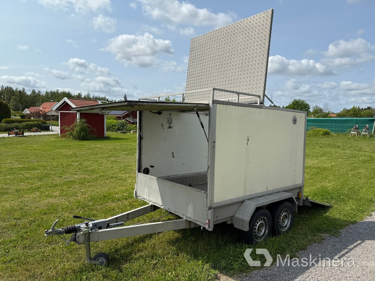 Öppningsbart Alu. kåpvagn, Bil & Plåtsläp 1700 - Skříňový přívěs: obrázek 5 Öppningsbart Alu. kåpvagn, Bil & Plåtsläp 1700 - Skříňový přívěs: obrázek 5