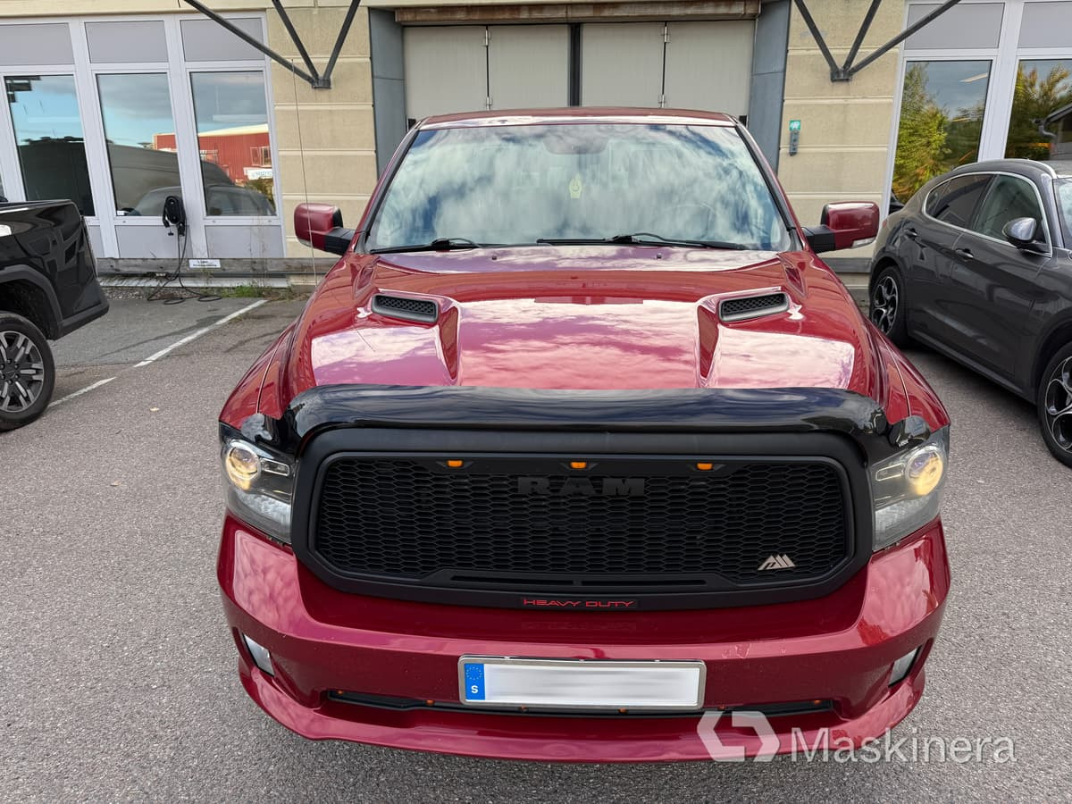 Pickup Dodge Ram 1500 Crew Cab 5.7L V8 HEMI - Malá dodávka: obrázek 2 Pickup Dodge Ram 1500 Crew Cab 5.7L V8 HEMI - Malá dodávka: obrázek 2