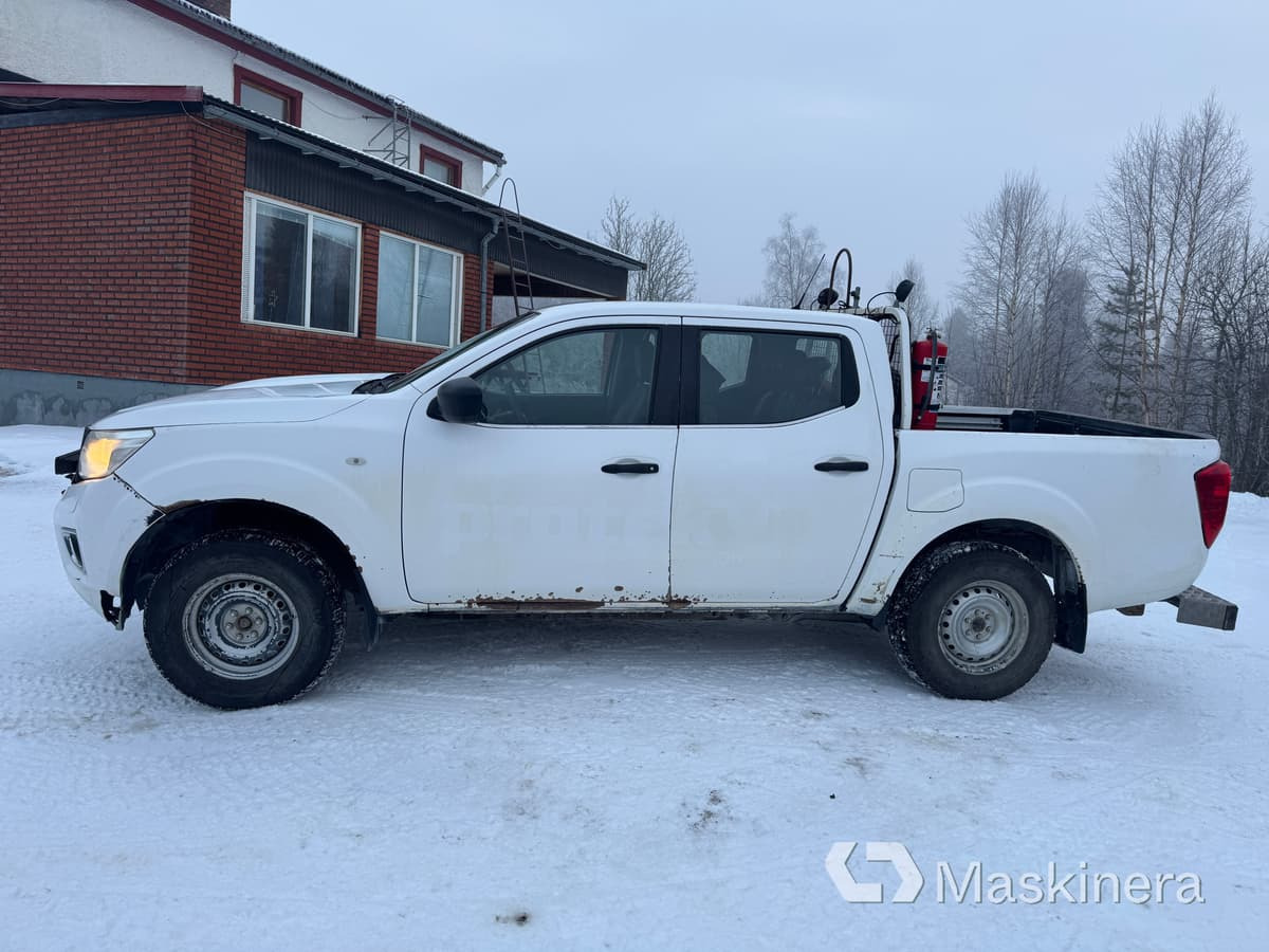 Pickup Nissan Navara med dubbelhytt - Malá dodávka: obrázek 2 Pickup Nissan Navara med dubbelhytt - Malá dodávka: obrázek 2