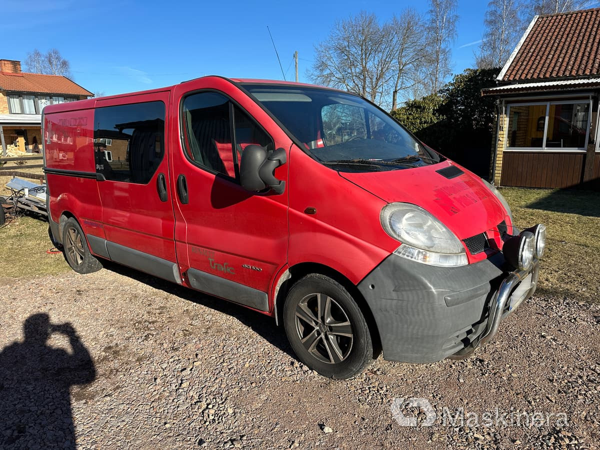 Skåpbil Renault Trafic 1.9 dCi - Furgon: obrázek 1 Skåpbil Renault Trafic 1.9 dCi - Furgon: obrázek 1