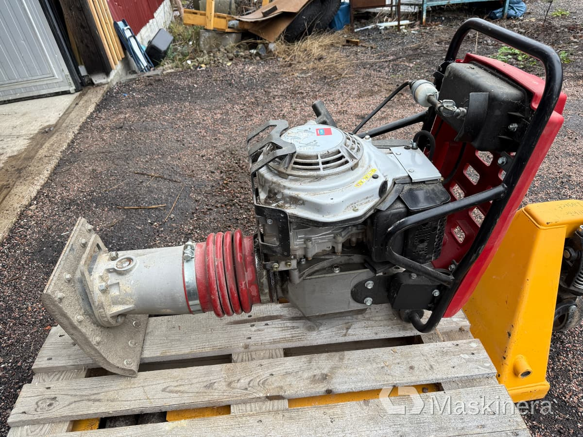 Stamp Swepac T84 - Vibrační deska: obrázek 1 Stamp Swepac T84 - Vibrační deska: obrázek 1