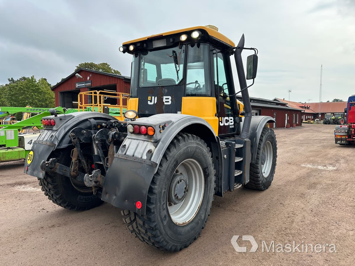 Traktor JCB Fastrac 3230 XTRA - Traktor: obrázek 5 Traktor JCB Fastrac 3230 XTRA - Traktor: obrázek 5