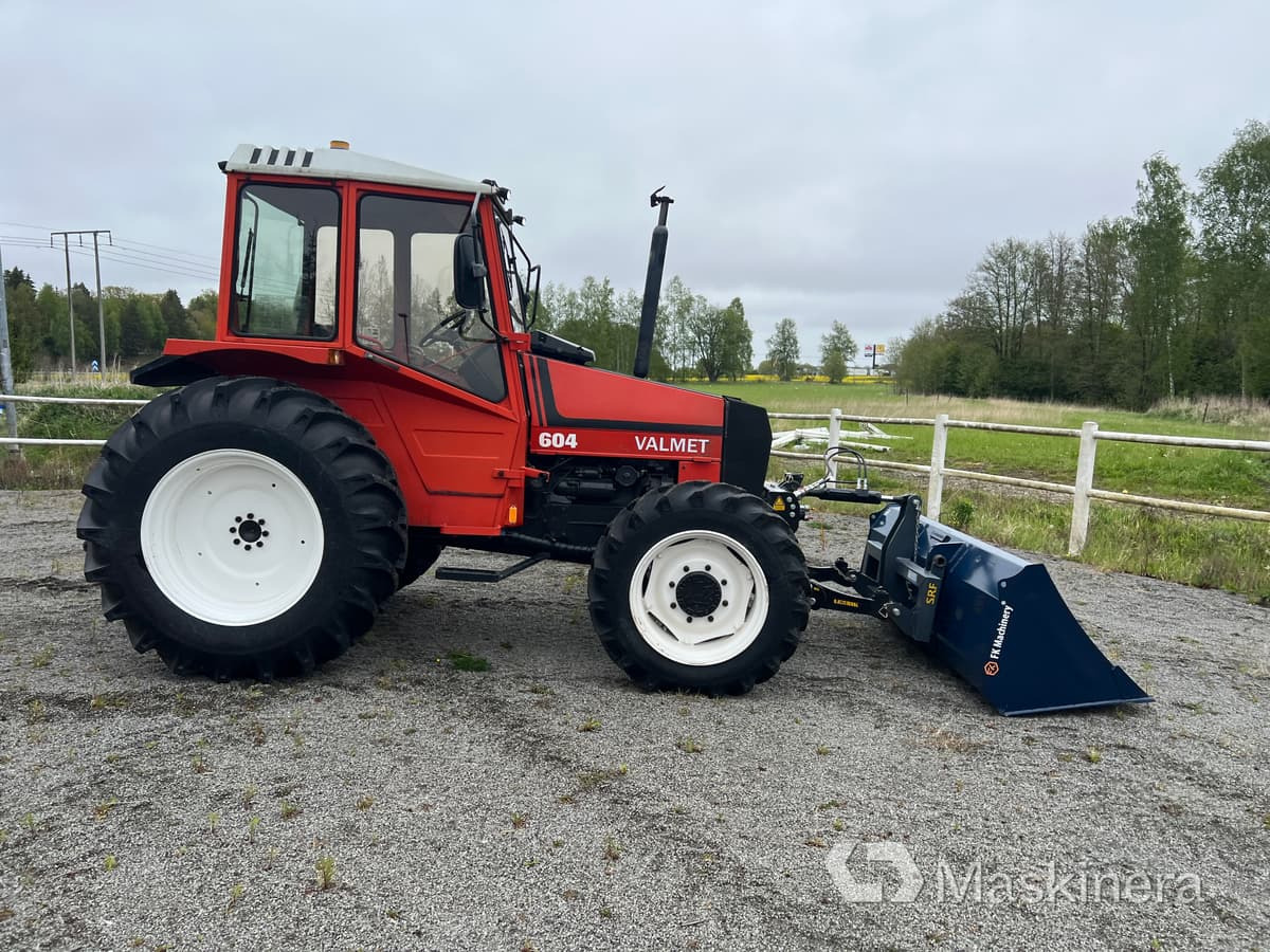 Valmet 604-4 Traktor Valmet 604-4 - Traktor: obrázek 4 Valmet 604-4 Traktor Valmet 604-4 - Traktor: obrázek 4