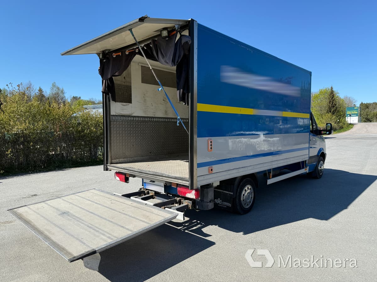 Volkswagen Crafter 50 2.5 TDI Volkswagen Crafter 2.5 TDI Skåp/Bakgavellyft - Dodávka skřín: obrázek 5 Volkswagen Crafter 50 2.5 TDI Volkswagen Crafter 2.5 TDI Skåp/Bakgavellyft - Dodávka skřín: obrázek 5