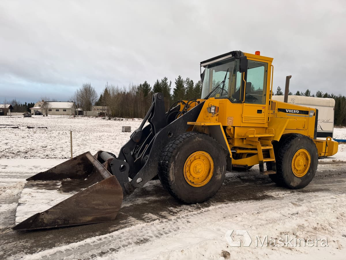 Volvo L90 C Hjullastare Volvo L90C med skopa - Kolový nakladač: obrázek 1 Volvo L90 C Hjullastare Volvo L90C med skopa - Kolový nakladač: obrázek 1