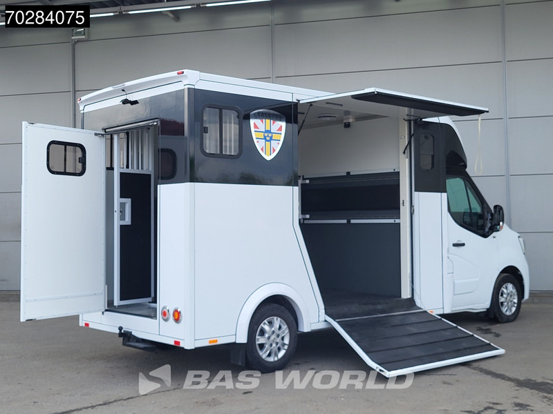 Renault Master 165PK Paardenwagen Hengstenuitvoering Navi LED Trekhaak Airco Cruise Camera Euro6 Horsetruck 15m3 Airco Trekhaak Cruise control - Dodávka: obrázek 3 Renault Master 165PK Paardenwagen Hengstenuitvoering Navi LED Trekhaak Airco Cruise Camera Euro6 Horsetruck 15m3 Airco Trekhaak Cruise control - Dodávka: obrázek 3