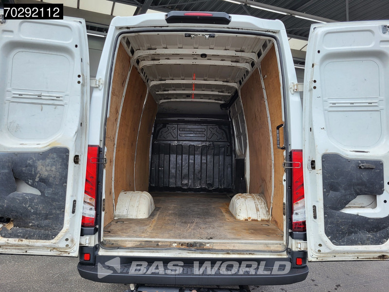 Iveco Daily 35C15 3,0L Dubbellucht L2H2 3,5t Trekhaak Navi Airco Cruise Camera L2 12m3 Airco Trekhaak Cruise control - Furgon: obrázek 3 Iveco Daily 35C15 3,0L Dubbellucht L2H2 3,5t Trekhaak Navi Airco Cruise Camera L2 12m3 Airco Trekhaak Cruise control - Furgon: obrázek 3