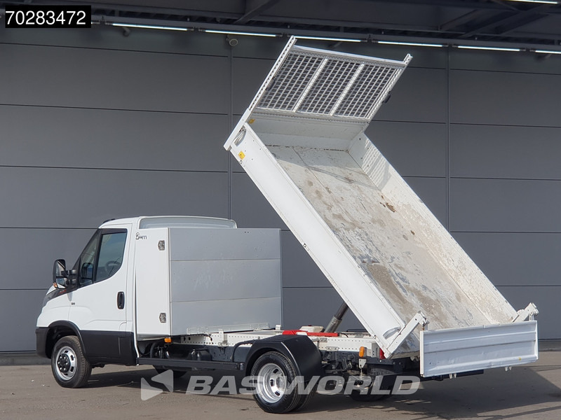 Iveco Daily 35C16 3.0L Kipper met Kist Dubbellucht 3,5t Trekhaak Airco Cruise Euro6 Tipper Benne Kieper 2m3 Airco Trekhaak Cruise control - Dodávka sklápěč: obrázek 2 Iveco Daily 35C16 3.0L Kipper met Kist Dubbellucht 3,5t Trekhaak Airco Cruise Euro6 Tipper Benne Kieper 2m3 Airco Trekhaak Cruise control - Dodávka sklápěč: obrázek 2