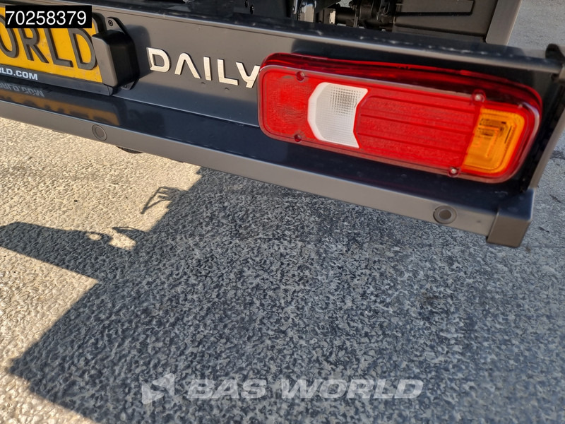 Iveco Daily 35C21 3.0L Black Edition Automaat 210PK 2025-Model Open laadbak Dubbellucht CarPlay ACC LED 3,5T Trekvermogen Euro6 Pritsche Pic - Dodávka valník: obrázek 2 Iveco Daily 35C21 3.0L Black Edition Automaat 210PK 2025-Model Open laadbak Dubbellucht CarPlay ACC LED 3,5T Trekvermogen Euro6 Pritsche Pic - Dodávka valník: obrázek 2