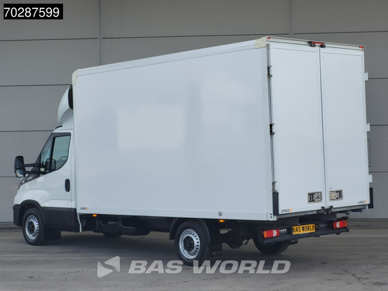 Iveco Daily 35S16 Automaat Bakwagen Achterdeuren Airco Camera Euro6 Meubelbak Koffer 21m3 Airco - Dodávka skřín: obrázek 2 Iveco Daily 35S16 Automaat Bakwagen Achterdeuren Airco Camera Euro6 Meubelbak Koffer 21m3 Airco - Dodávka skřín: obrázek 2