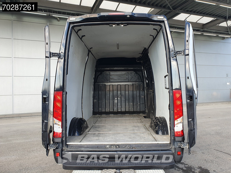 Iveco Daily 35S16 Automaat L2H2 3,5t Trekhaak Airco Cruise Camera Euro6 L2 11m3 Airco Trekhaak Cruise control - Furgon: obrázek 3 Iveco Daily 35S16 Automaat L2H2 3,5t Trekhaak Airco Cruise Camera Euro6 L2 11m3 Airco Trekhaak Cruise control - Furgon: obrázek 3