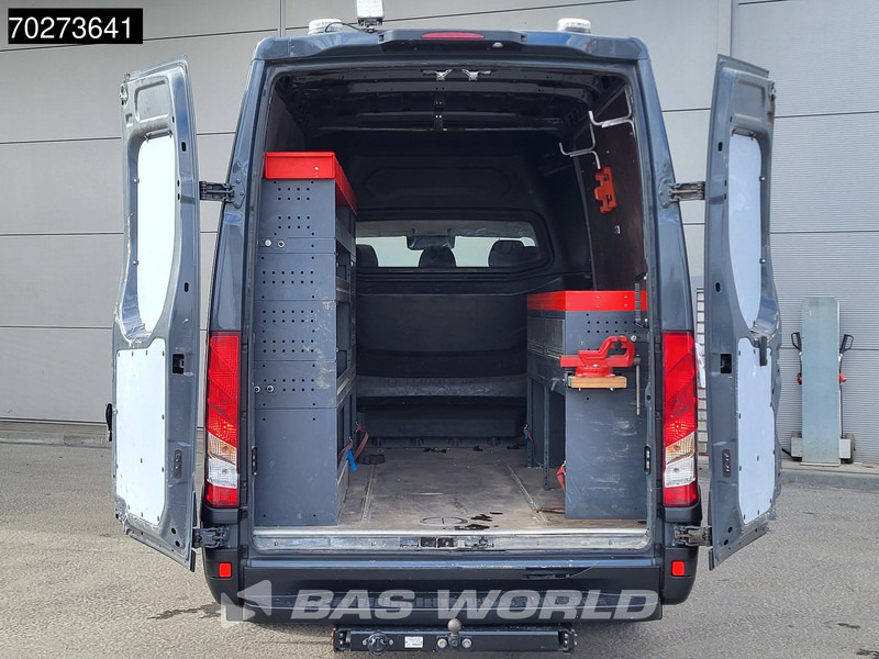 Iveco Daily 35S16 Dubbel Cabine Automaat 3,5t Trekhaak Werkplaatsinrichting LED Airco Cruise Camera Parkeersensoren DC Doka Mixto 8m3 Airco - Furgon: obrázek 5 Iveco Daily 35S16 Dubbel Cabine Automaat 3,5t Trekhaak Werkplaatsinrichting LED Airco Cruise Camera Parkeersensoren DC Doka Mixto 8m3 Airco - Furgon: obrázek 5