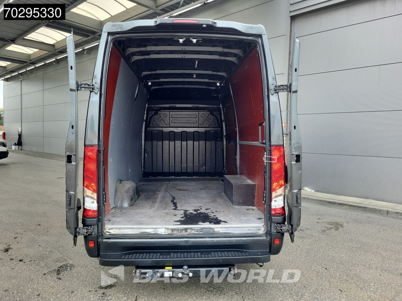 Iveco Daily 35S18 3.0L 180PK Automaat L2H2 LED ACC Navi 3.5t trekhaak Airco L2 12m3 Airco Trekhaak - Furgon: obrázek 3 Iveco Daily 35S18 3.0L 180PK Automaat L2H2 LED ACC Navi 3.5t trekhaak Airco L2 12m3 Airco Trekhaak - Furgon: obrázek 3
