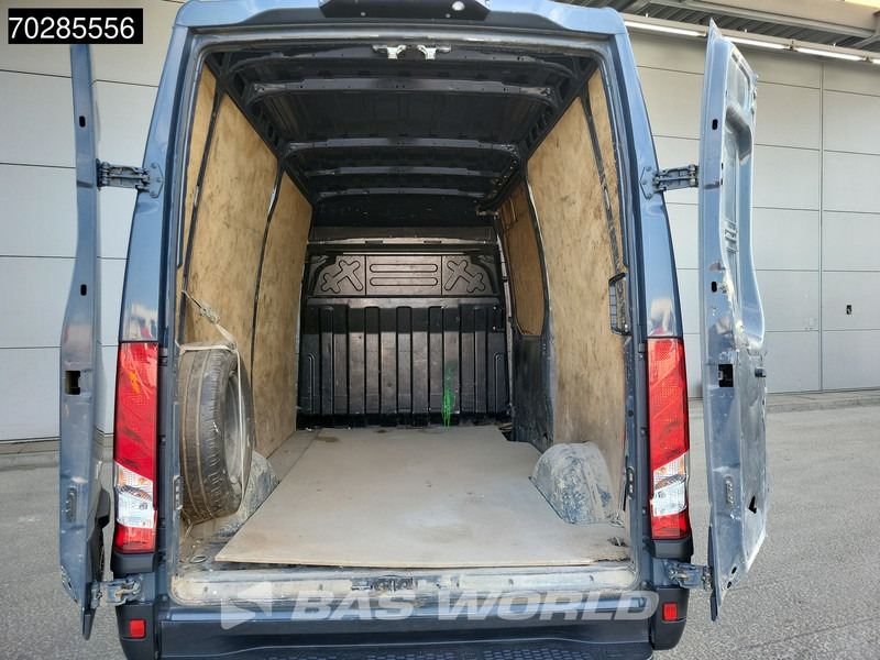 Iveco Daily 35S18 3.0L Automaat L2H2 3,5t Trekhaak LED Navi Airco Cruise Camera Euro6 L2 11m3 Airco Trekhaak Cruise control - Furgon: obrázek 3 Iveco Daily 35S18 3.0L Automaat L2H2 3,5t Trekhaak LED Navi Airco Cruise Camera Euro6 L2 11m3 Airco Trekhaak Cruise control - Furgon: obrázek 3