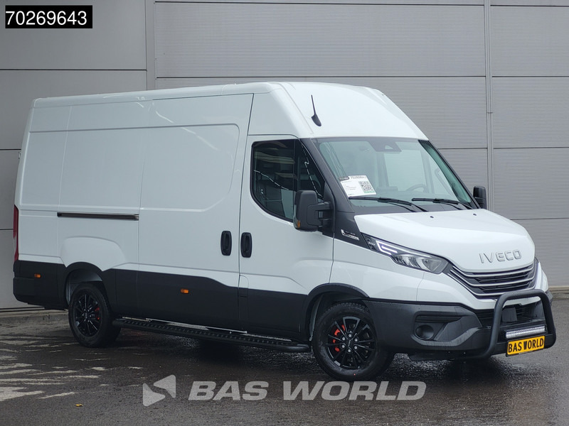 Iveco Daily 35S21 3.0L Automaat Black Edition 2025 model L2H2 Trekhaak Tacho ACC LED CarPlay Velgen Camera 12m3 Airco Trekhaak - Furgon: obrázek 5 Iveco Daily 35S21 3.0L Automaat Black Edition 2025 model L2H2 Trekhaak Tacho ACC LED CarPlay Velgen Camera 12m3 Airco Trekhaak - Furgon: obrázek 5