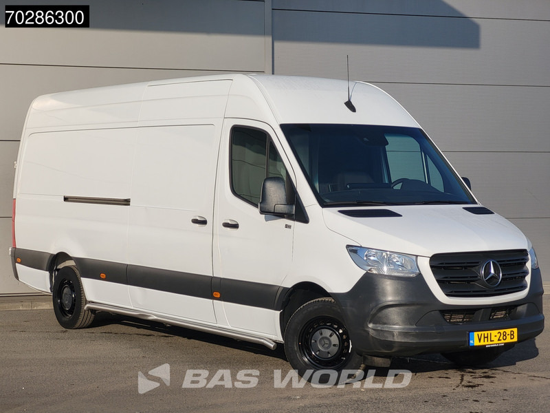 Mercedes-Benz Sprinter 315 CDI Automaat L3H2 Navi Airco Cruise Camera MBUX Carplay Euro6 L3 15m3 Airco Cruise control - Furgon: obrázek 2 Mercedes-Benz Sprinter 315 CDI Automaat L3H2 Navi Airco Cruise Camera MBUX Carplay Euro6 L3 15m3 Airco Cruise control - Furgon: obrázek 2