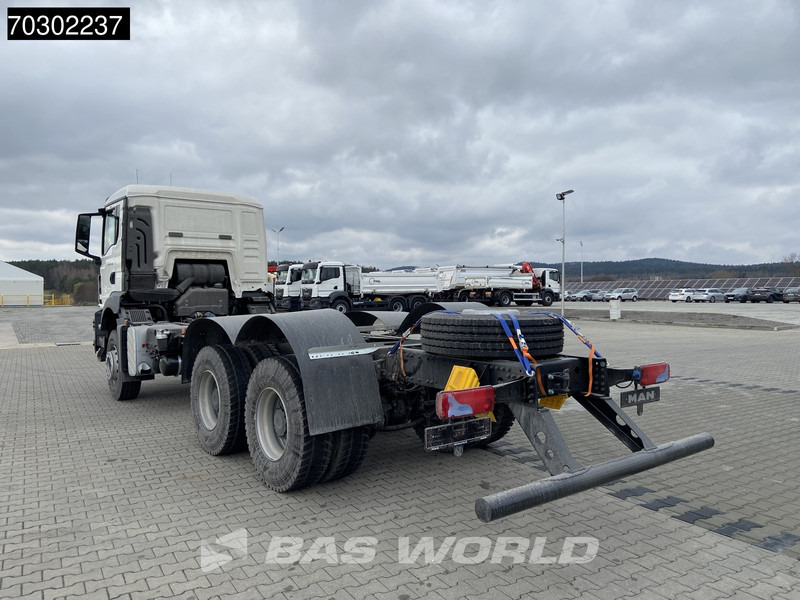 MAN TGS 33.400 6X4 NEW 6x4 chassis Big-Axle Manual Airco EURO 2 - Podvozek s kabinou: obrázek 2 MAN TGS 33.400 6X4 NEW 6x4 chassis Big-Axle Manual Airco EURO 2 - Podvozek s kabinou: obrázek 2