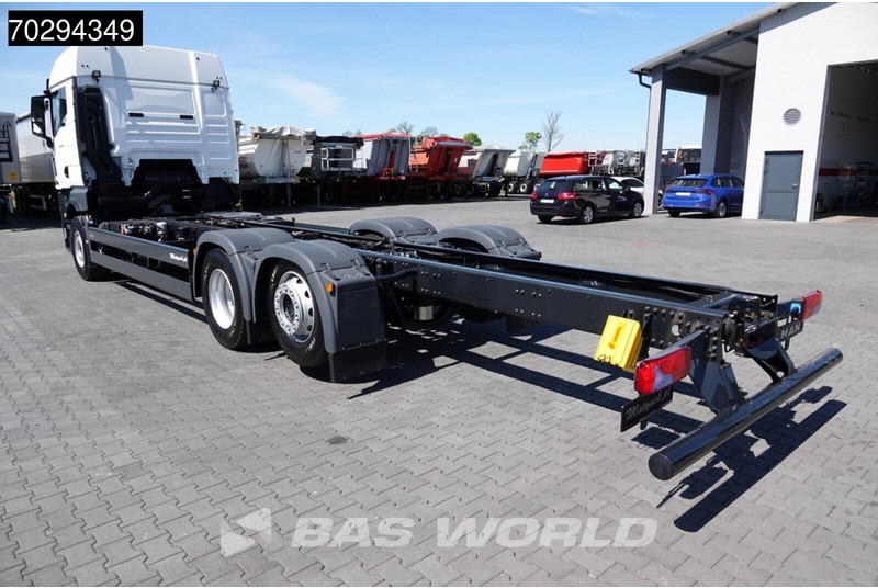 MAN TGX 26.520 TGX 6X2 Lift-Steering Axle Euro 6 - Podvozek s kabinou: obrázek 2 MAN TGX 26.520 TGX 6X2 Lift-Steering Axle Euro 6 - Podvozek s kabinou: obrázek 2