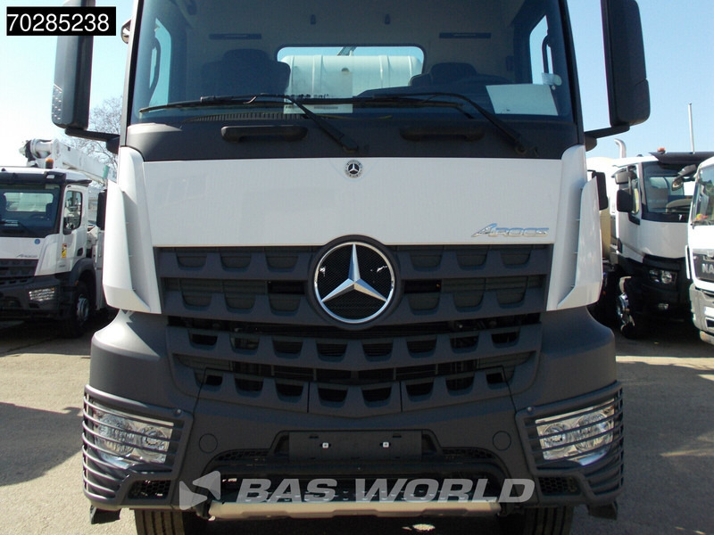 Mercedes-Benz Arocs 4145 8X4 10m3 Schwing Stetter mixer Manual Steelsuspension Euro 3 - Autodomíchávač: obrázek 5 Mercedes-Benz Arocs 4145 8X4 10m3 Schwing Stetter mixer Manual Steelsuspension Euro 3 - Autodomíchávač: obrázek 5