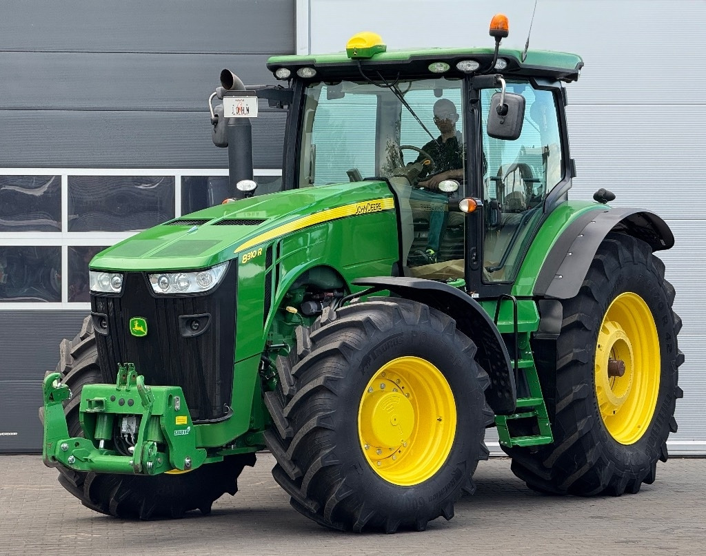 John Deere 8310 R - Traktor: obrázek 2 John Deere 8310 R - Traktor: obrázek 2