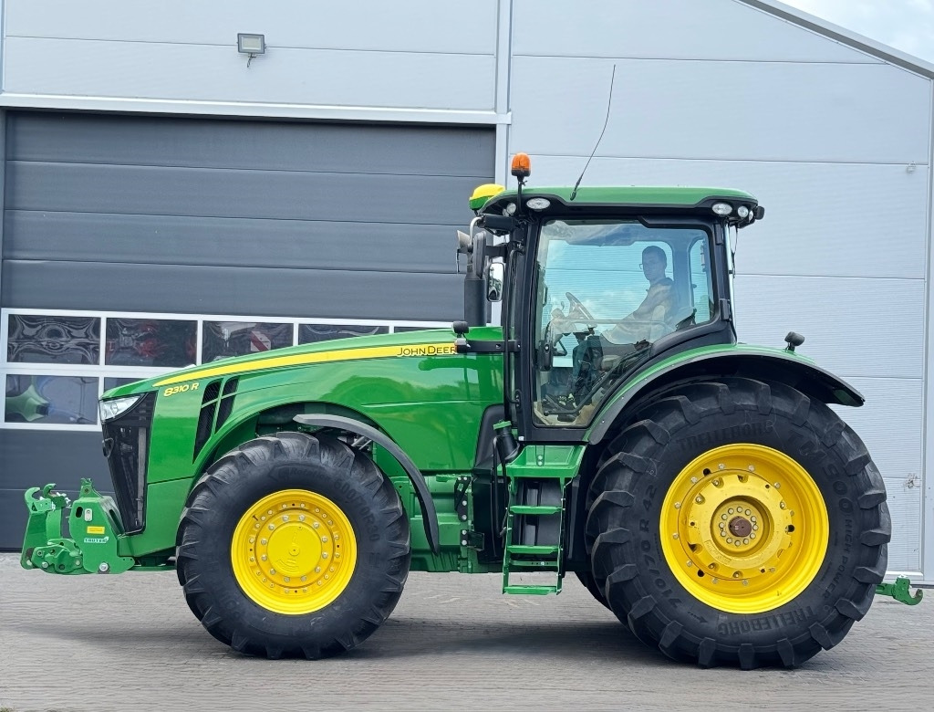John Deere 8310 R - Traktor: obrázek 4 John Deere 8310 R - Traktor: obrázek 4
