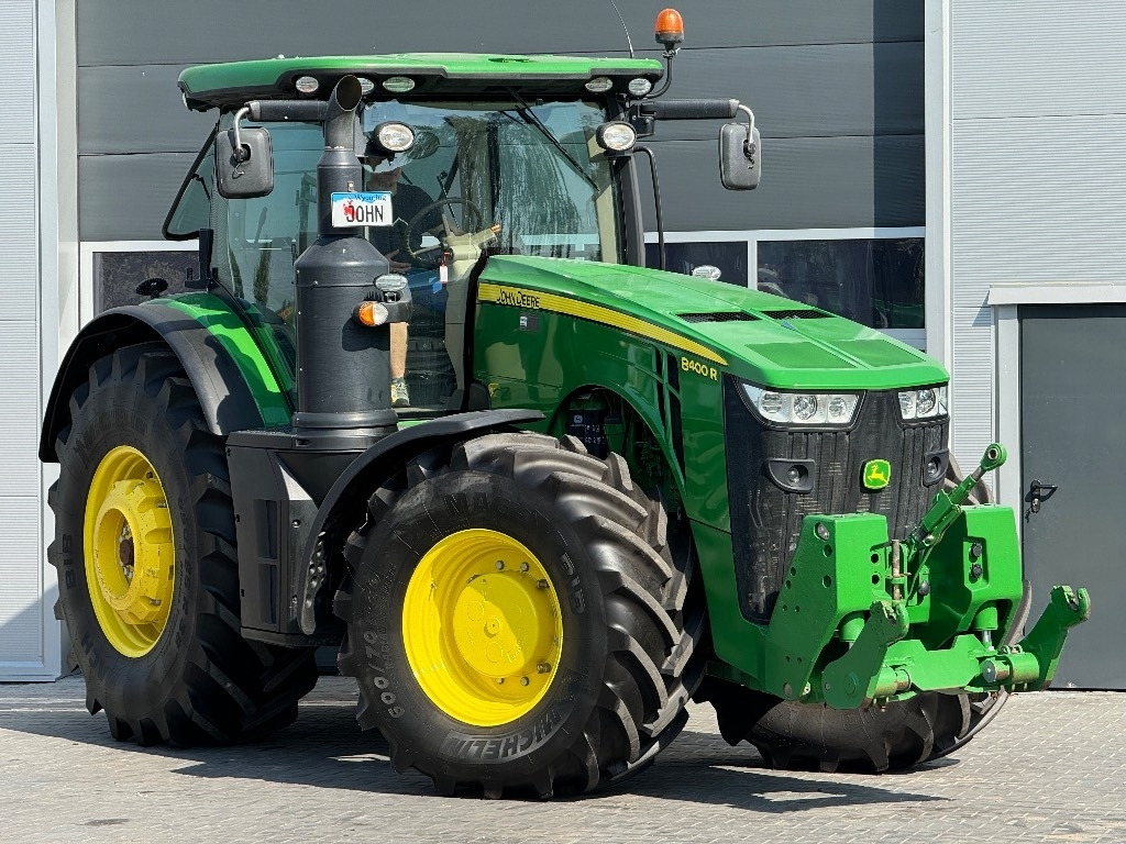 John Deere 8400 R - Traktor: obrázek 2 John Deere 8400 R - Traktor: obrázek 2