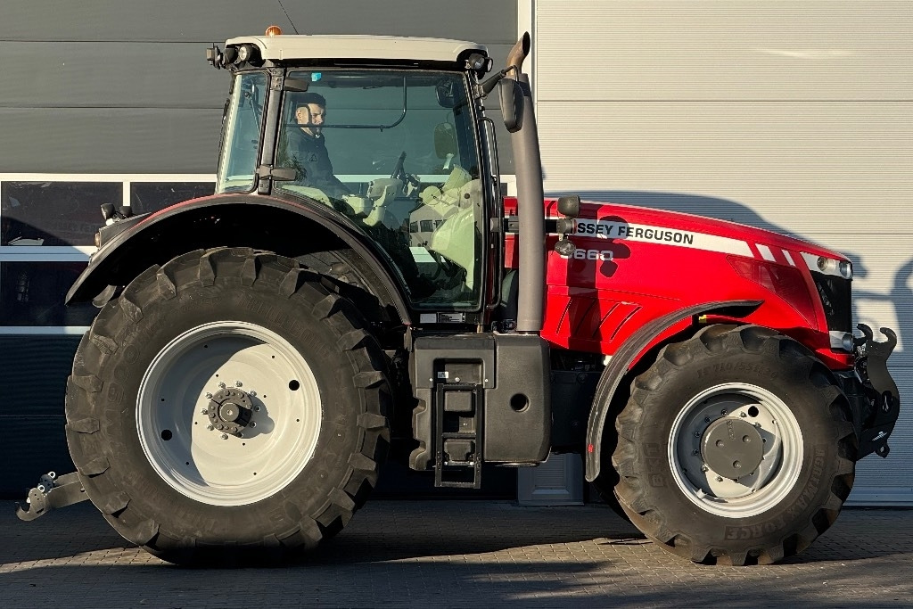 Massey Ferguson 8660 - Traktor: obrázek 3 Massey Ferguson 8660 - Traktor: obrázek 3