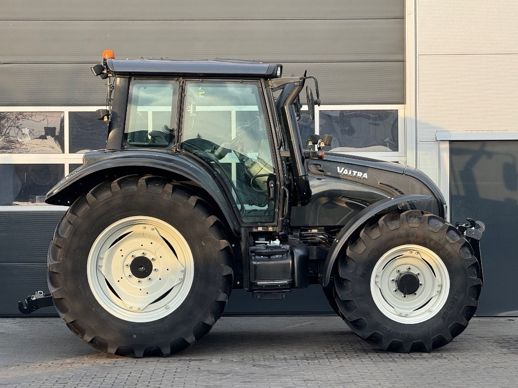 Valtra N 122 V - Traktor: obrázek 4 Valtra N 122 V - Traktor: obrázek 4