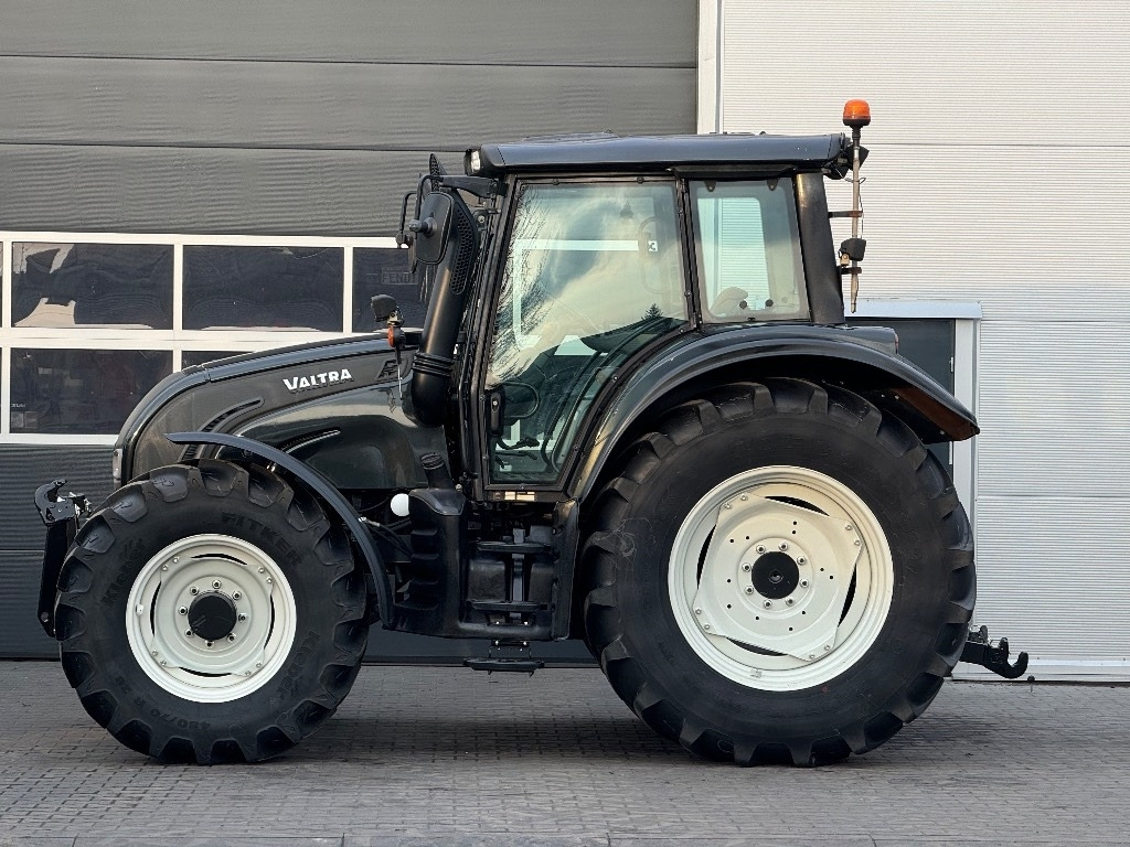 Valtra N 122 V - Traktor: obrázek 5 Valtra N 122 V - Traktor: obrázek 5