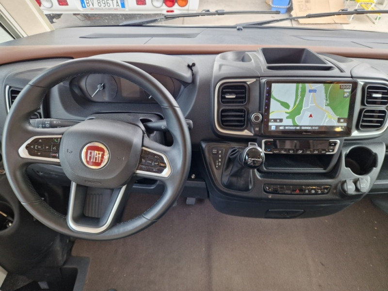 Carthago Chic C Line I 4.9 LE/L - Integrovaný obytný vůz: obrázek 5 Carthago Chic C Line I 4.9 LE/L - Integrovaný obytný vůz: obrázek 5