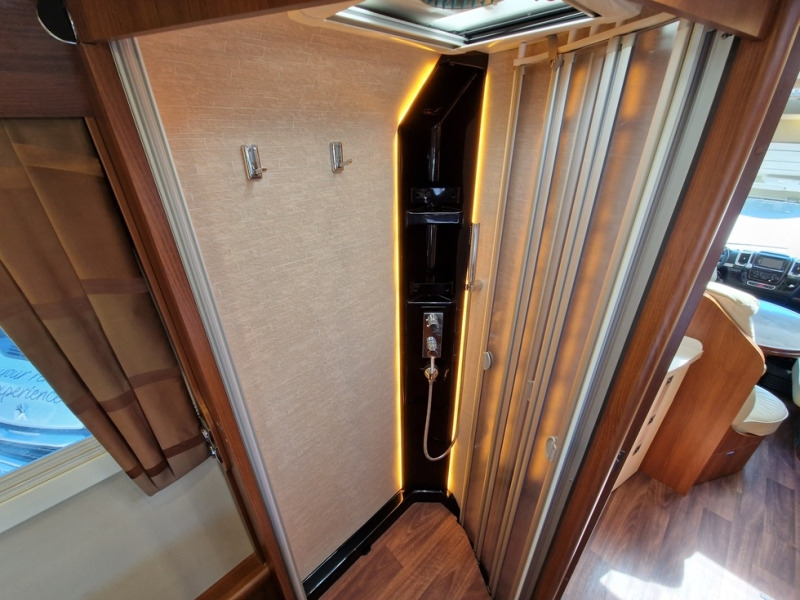 Integrovaný obytný vůz Carthago E-Line 51 QB: obrázek 13 Integrovaný obytný vůz Carthago E-Line 51 QB: obrázek 13