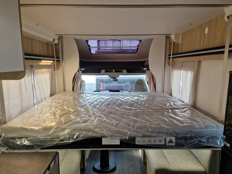 Nový Polointegrovaný obytný vůz Chausson 640 First Line Ford: obrázek 7