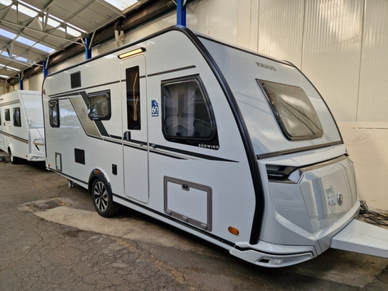 Knaus Sudwind 500 QDK 60° Years - Karavan: obrázek 1 Knaus Sudwind 500 QDK 60° Years - Karavan: obrázek 1