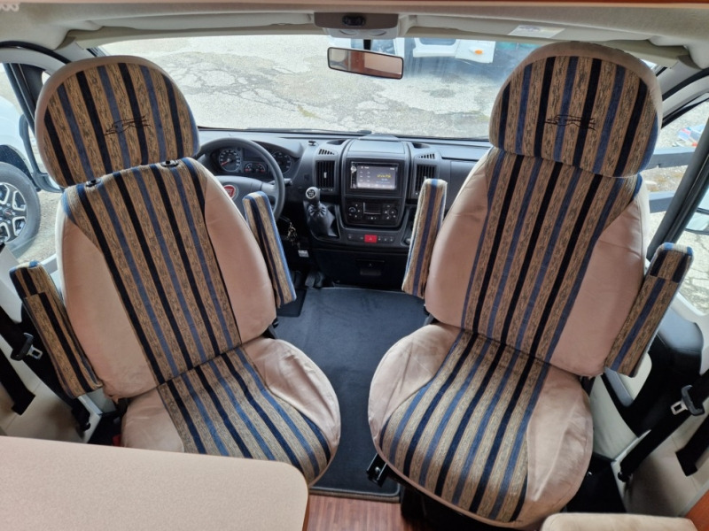 Laika X 710 - Alkovna: obrázek 5 Laika X 710 - Alkovna: obrázek 5