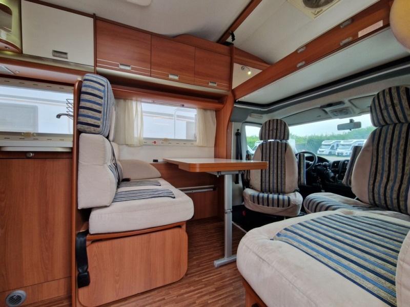 Laika X 710 - Alkovna: obrázek 4 Laika X 710 - Alkovna: obrázek 4