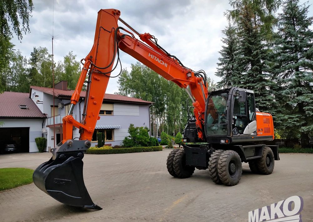 Kolesové rýpadlo Hitachi ZX 140: obrázek 7
