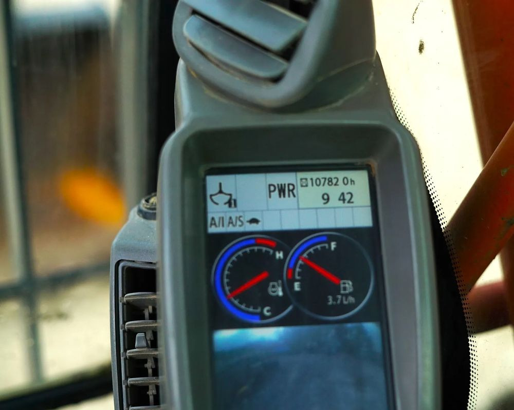 Pásové rýpadlo Hitachi ZX290LCN-5B: obrázek 8