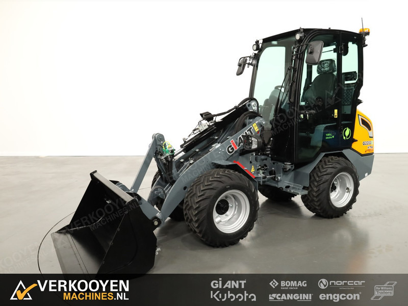 Giant G2200E X-tra (Cabine) - Kolový nakladač: obrázek 1 Giant G2200E X-tra (Cabine) - Kolový nakladač: obrázek 1