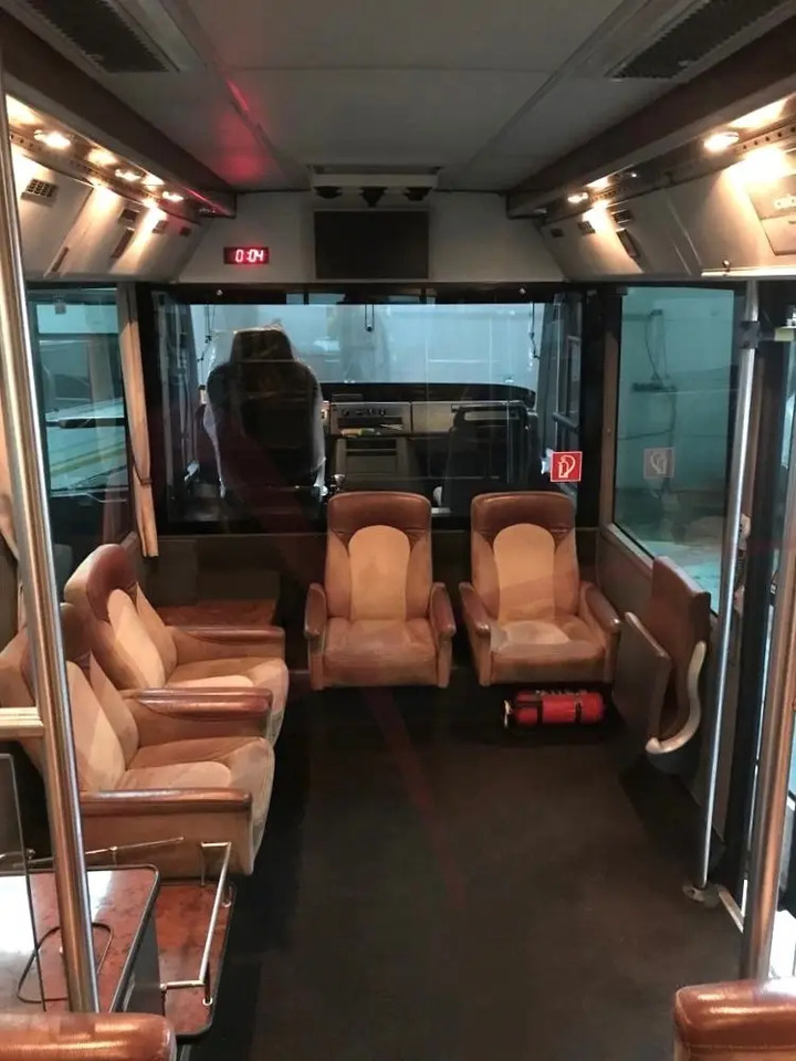 CONTRAC COBUS 2400 - Letištní autobus: obrázek 4 CONTRAC COBUS 2400 - Letištní autobus: obrázek 4