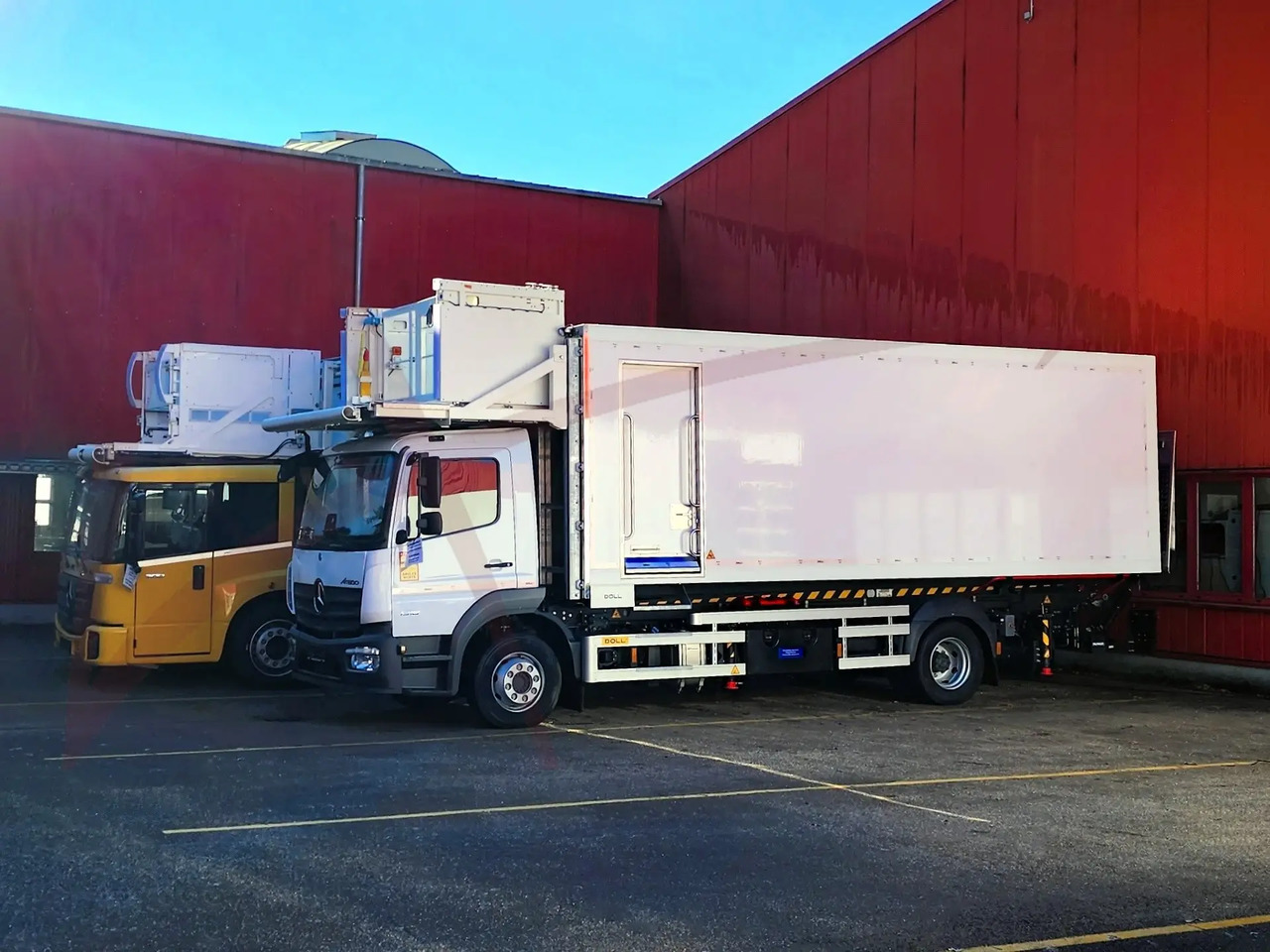 DOLL X-CLEAN M FULL SIZE Cleaning Lift - Zařízení pro obsluhu toalet: obrázek 2 DOLL X-CLEAN M FULL SIZE Cleaning Lift - Zařízení pro obsluhu toalet: obrázek 2