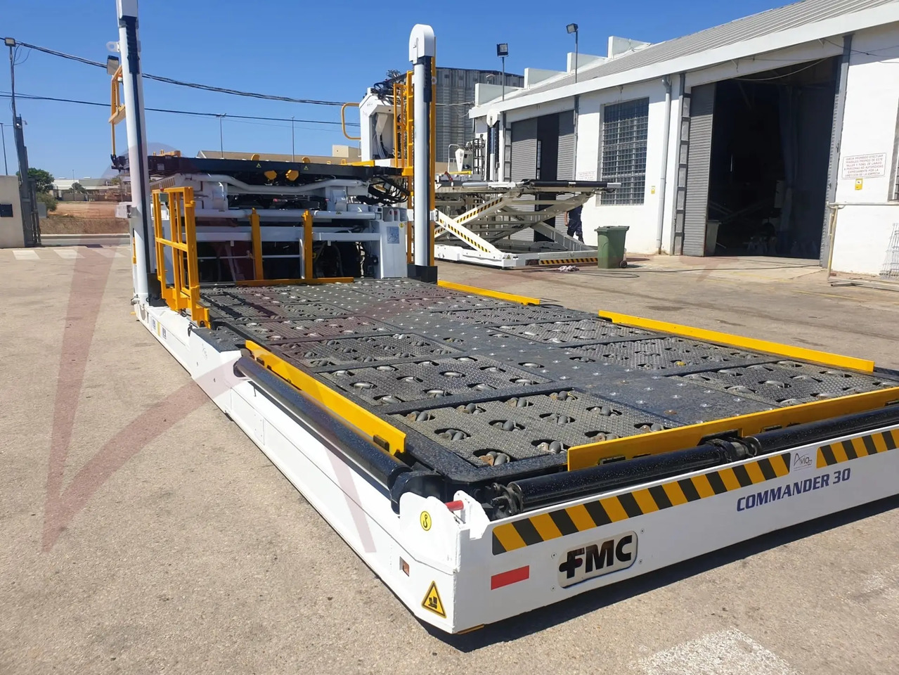 FMC COMMANDER 30 - Nakladač kontejnerů/ Palet: obrázek 2 FMC COMMANDER 30 - Nakladač kontejnerů/ Palet: obrázek 2