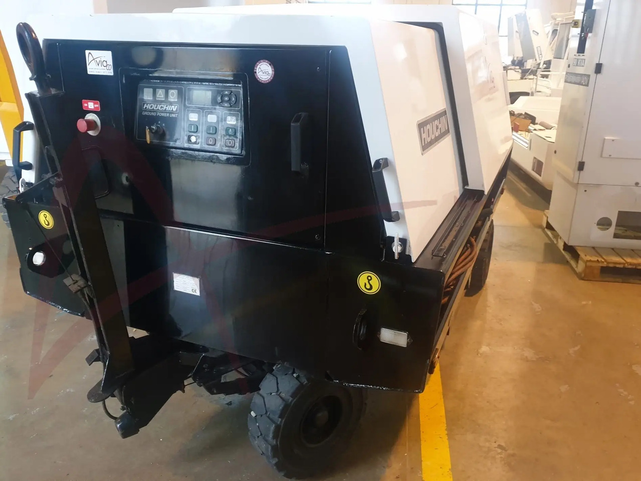 HOUCHIN 490-90 - Pozemní energetická jednotka: obrázek 2 HOUCHIN 490-90 - Pozemní energetická jednotka: obrázek 2