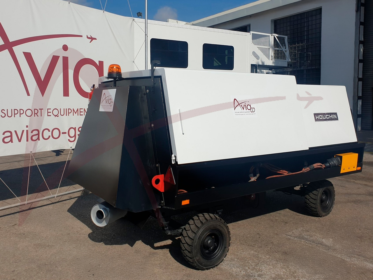 HOUCHIN 690 - Pozemní energetická jednotka: obrázek 2 HOUCHIN 690 - Pozemní energetická jednotka: obrázek 2