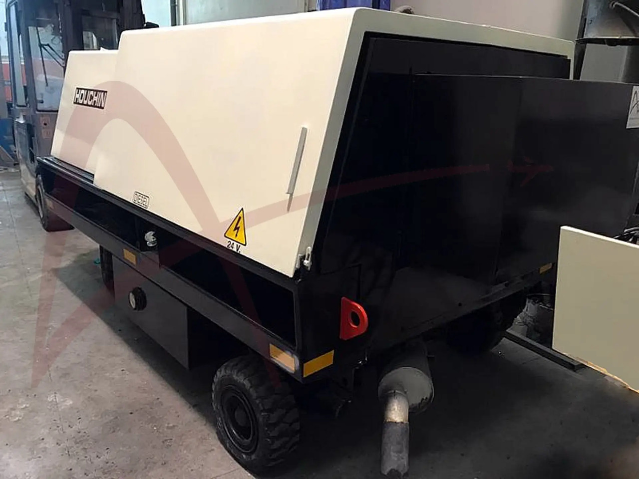 HOUCHIN D690DV - Pozemní energetická jednotka: obrázek 3 HOUCHIN D690DV - Pozemní energetická jednotka: obrázek 3