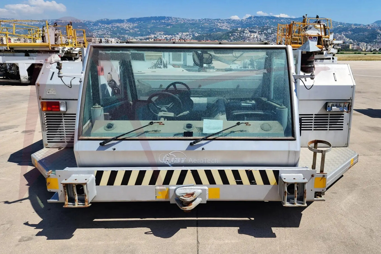 JBT AEROTECH EXPEDITER 400 - Tahač letadel: obrázek 1 JBT AEROTECH EXPEDITER 400 - Tahač letadel: obrázek 1