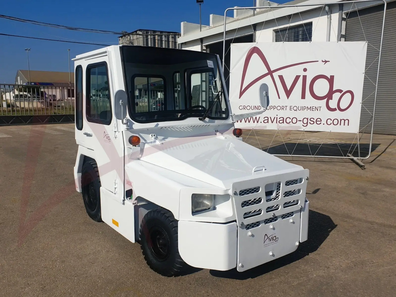 NISSAN FV02 - Tažný traktor pro zavazadla: obrázek 4 NISSAN FV02 - Tažný traktor pro zavazadla: obrázek 4