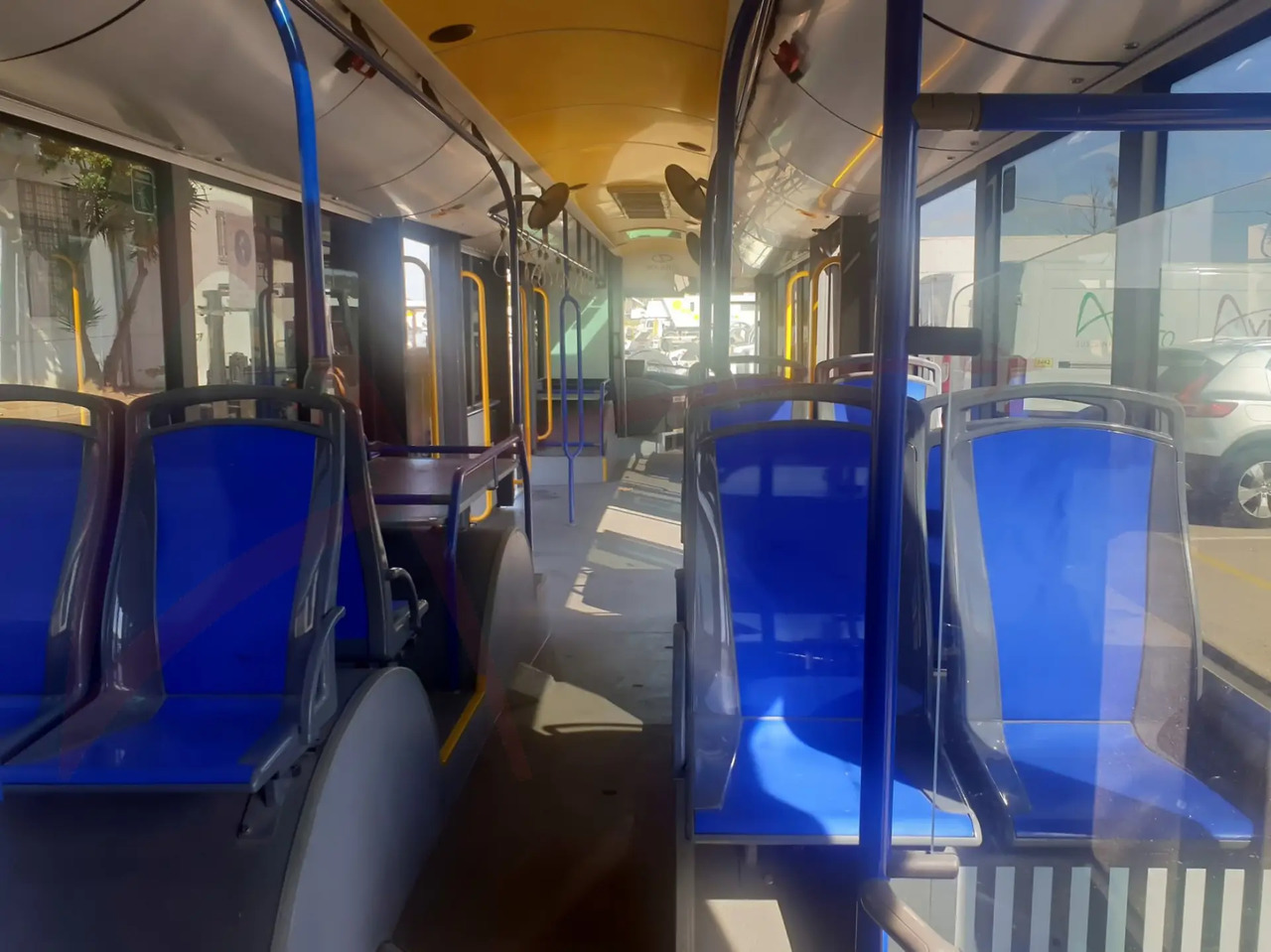 SOLARIS URBINO 15 - Letištní autobus: obrázek 5 SOLARIS URBINO 15 - Letištní autobus: obrázek 5