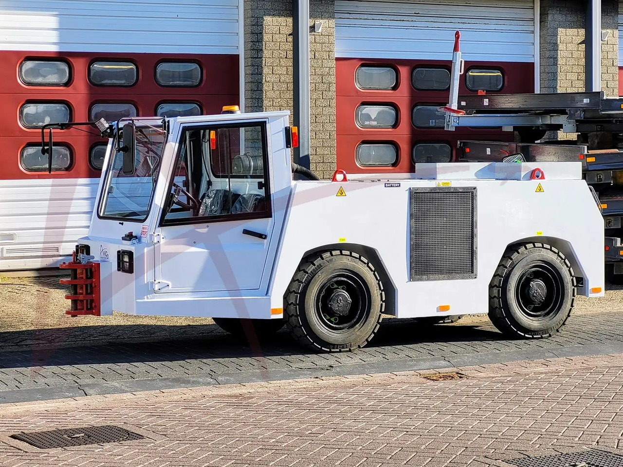 TLD TMX-100 - Tahač letadel: obrázek 1 TLD TMX-100 - Tahač letadel: obrázek 1