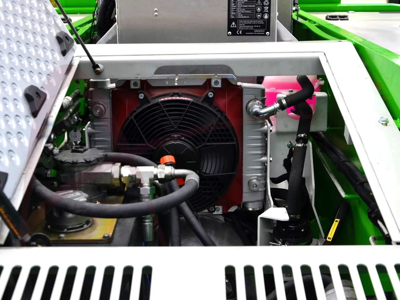 TLD TMX-150/12 Electric - Tahač letadel: obrázek 3 TLD TMX-150/12 Electric - Tahač letadel: obrázek 3